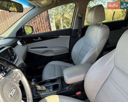 Білий Кіа Соренто, об'ємом двигуна 3.34 л та пробігом 179 тис. км за 14777 $, фото 13 на Automoto.ua