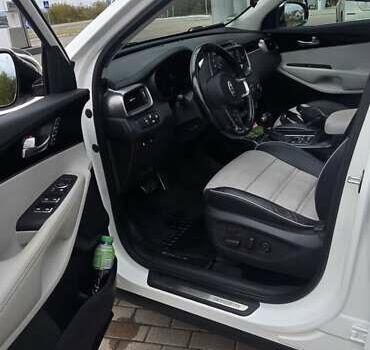 Білий Кіа Соренто, об'ємом двигуна 2.2 л та пробігом 126 тис. км за 23600 $, фото 15 на Automoto.ua