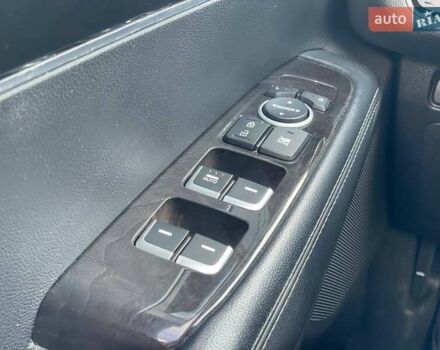 Белый Киа Соренто, объемом двигателя 2.36 л и пробегом 165 тыс. км за 16300 $, фото 13 на Automoto.ua