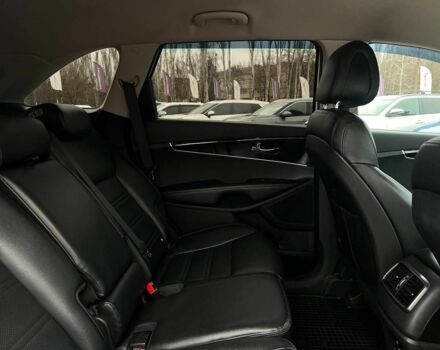 Білий Кіа Соренто, об'ємом двигуна 2 л та пробігом 245 тис. км за 18500 $, фото 17 на Automoto.ua