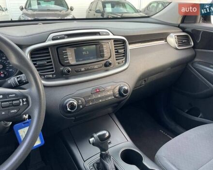 Белый Киа Соренто, объемом двигателя 2.36 л и пробегом 165 тыс. км за 16300 $, фото 11 на Automoto.ua