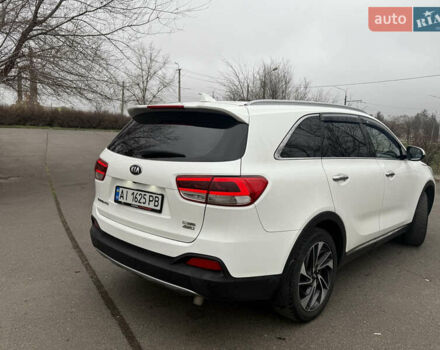 Білий Кіа Соренто, об'ємом двигуна 2 л та пробігом 246 тис. км за 18500 $, фото 4 на Automoto.ua