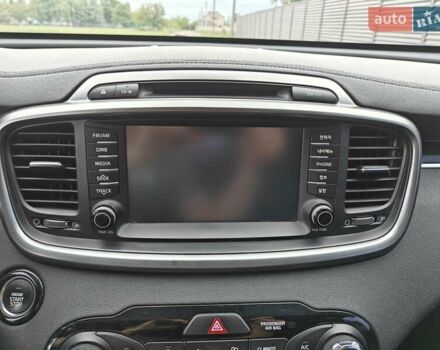 Білий Кіа Соренто, об'ємом двигуна 2.2 л та пробігом 130 тис. км за 24000 $, фото 22 на Automoto.ua