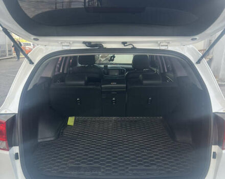 Белый Киа Соренто, объемом двигателя 2 л и пробегом 190 тыс. км за 20500 $, фото 2 на Automoto.ua