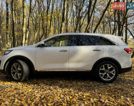 Белый Киа Соренто, объемом двигателя 2.2 л и пробегом 183 тыс. км за 23600 $, фото 3 на Automoto.ua