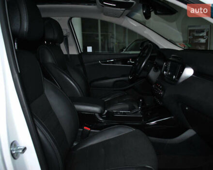 Белый Киа Соренто, объемом двигателя 2.2 л и пробегом 139 тыс. км за 23900 $, фото 56 на Automoto.ua