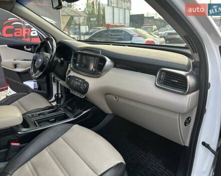 Білий Кіа Соренто, об'ємом двигуна 2.2 л та пробігом 205 тис. км за 22999 $, фото 24 на Automoto.ua