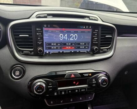 Белый Киа Соренто, объемом двигателя 2 л и пробегом 113 тыс. км за 17600 $, фото 6 на Automoto.ua