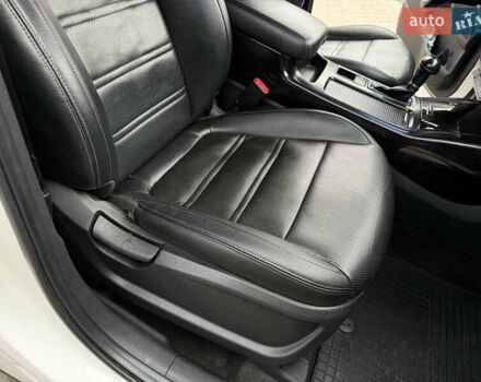 Белый Киа Соренто, объемом двигателя 2 л и пробегом 246 тыс. км за 17300 $, фото 17 на Automoto.ua