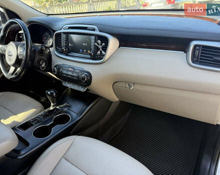 Білий Кіа Соренто, об'ємом двигуна 3.34 л та пробігом 179 тис. км за 14777 $, фото 15 на Automoto.ua