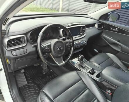 Білий Кіа Соренто, об'ємом двигуна 2.2 л та пробігом 130 тис. км за 24000 $, фото 16 на Automoto.ua