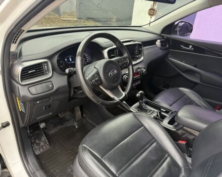 Белый Киа Соренто, объемом двигателя 2 л и пробегом 113 тыс. км за 17600 $, фото 5 на Automoto.ua