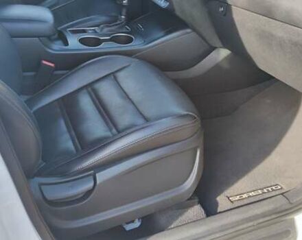 Білий Кіа Соренто, об'ємом двигуна 2.4 л та пробігом 126 тис. км за 17900 $, фото 14 на Automoto.ua