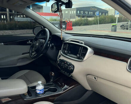 Кіа Соренто 2016 у Києві на Automoto.ua Білий Кіа Соренто, об'ємом двигуна 2 л та пробігом 75 тис. км за 20000 $, фото 16 на Automoto.ua