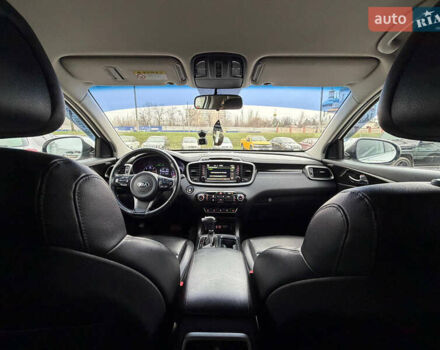 Білий Кіа Соренто, об'ємом двигуна 2 л та пробігом 246 тис. км за 18500 $, фото 24 на Automoto.ua