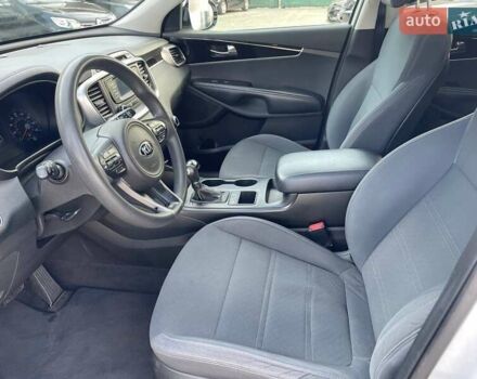 Белый Киа Соренто, объемом двигателя 2.36 л и пробегом 165 тыс. км за 16300 $, фото 9 на Automoto.ua