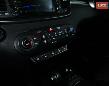 Белый Киа Соренто, объемом двигателя 2.2 л и пробегом 139 тыс. км за 23900 $, фото 30 на Automoto.ua