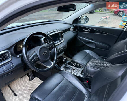 Белый Киа Соренто, объемом двигателя 2.2 л и пробегом 166 тыс. км за 22500 $, фото 12 на Automoto.ua