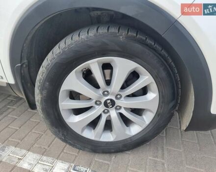 Белый Киа Соренто, объемом двигателя 2.2 л и пробегом 145 тыс. км за 25000 $, фото 18 на Automoto.ua