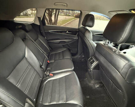 Білий Кіа Соренто, об'ємом двигуна 2 л та пробігом 246 тис. км за 18500 $, фото 8 на Automoto.ua