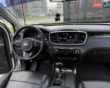 Белый Киа Соренто, объемом двигателя 2 л и пробегом 246 тыс. км за 17300 $, фото 19 на Automoto.ua