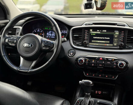 Білий Кіа Соренто, об'ємом двигуна 2 л та пробігом 246 тис. км за 18500 $, фото 23 на Automoto.ua