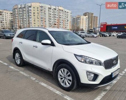Белый Киа Соренто, объемом двигателя 2.2 л и пробегом 145 тыс. км за 25000 $, фото 9 на Automoto.ua