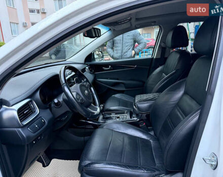 Белый Киа Соренто, объемом двигателя 2.2 л и пробегом 166 тыс. км за 22500 $, фото 9 на Automoto.ua