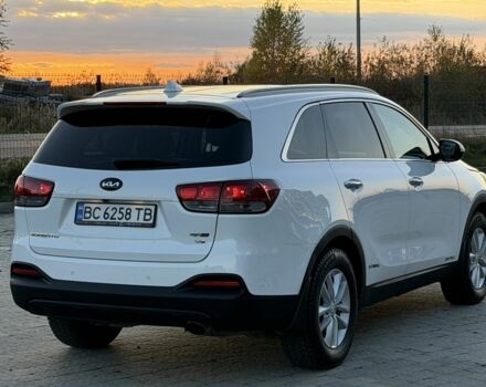 Белый Киа Соренто, объемом двигателя 3.3 л и пробегом 83 тыс. км за 14700 $, фото 2 на Automoto.ua