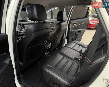 Белый Киа Соренто, объемом двигателя 2 л и пробегом 246 тыс. км за 17300 $, фото 13 на Automoto.ua