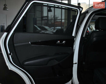 Белый Киа Соренто, объемом двигателя 2.2 л и пробегом 139 тыс. км за 23900 $, фото 33 на Automoto.ua