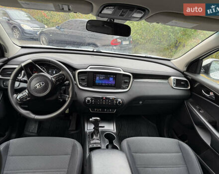 Киа Соренто 2016 в Киеве на Automoto.ua Белый Киа Соренто, объемом двигателя 2.36 л и пробегом 118 тыс. км за 16700 $, фото 6 на Automoto.ua