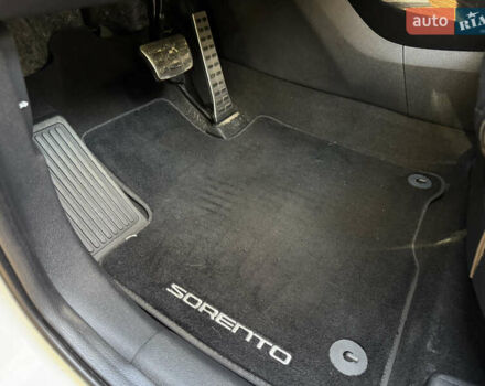 Белый Киа Соренто, объемом двигателя 2.2 л и пробегом 183 тыс. км за 23600 $, фото 42 на Automoto.ua