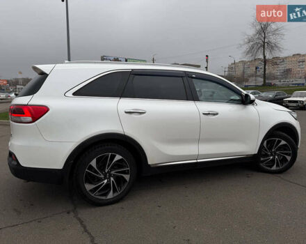 Білий Кіа Соренто, об'ємом двигуна 2 л та пробігом 246 тис. км за 18500 $, фото 26 на Automoto.ua