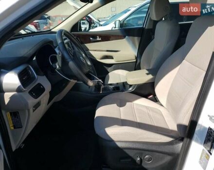 Білий Кіа Соренто, об'ємом двигуна 2.4 л та пробігом 79 тис. км за 10850 $, фото 7 на Automoto.ua