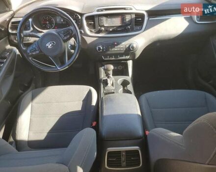 Белый Киа Соренто, объемом двигателя 2.4 л и пробегом 142 тыс. км за 2100 $, фото 7 на Automoto.ua