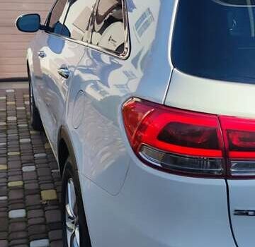 Білий Кіа Соренто, об'ємом двигуна 2.4 л та пробігом 126 тис. км за 17900 $, фото 5 на Automoto.ua