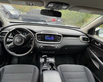 Білий Кіа Соренто, об'ємом двигуна 2.4 л та пробігом 118 тис. км за 16700 $, фото 2 на Automoto.ua