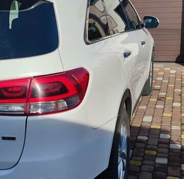 Білий Кіа Соренто, об'ємом двигуна 2.4 л та пробігом 126 тис. км за 17900 $, фото 8 на Automoto.ua