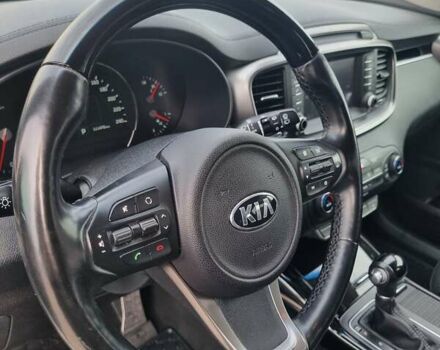 Белый Киа Соренто, объемом двигателя 2.2 л и пробегом 145 тыс. км за 25000 $, фото 31 на Automoto.ua