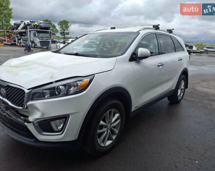 Киа Соренто 2016 в Киеве на Automoto.ua Белый Киа Соренто, объемом двигателя 2.36 л и пробегом 118 тыс. км за 16700 $, фото 13 на Automoto.ua