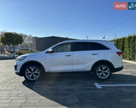 Белый Киа Соренто, объемом двигателя 2.2 л и пробегом 206 тыс. км за 22500 $, фото 3 на Automoto.ua