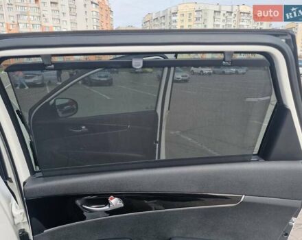 Белый Киа Соренто, объемом двигателя 2.2 л и пробегом 145 тыс. км за 25000 $, фото 25 на Automoto.ua