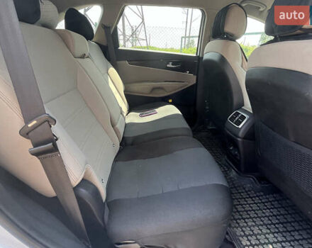 Белый Киа Соренто, объемом двигателя 3.34 л и пробегом 166 тыс. км за 17600 $, фото 18 на Automoto.ua