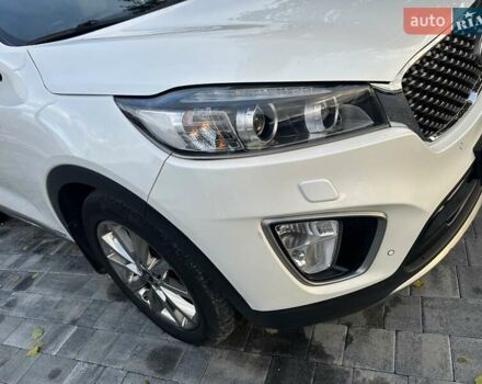 Білий Кіа Соренто, об'ємом двигуна 2.2 л та пробігом 205 тис. км за 22999 $, фото 4 на Automoto.ua