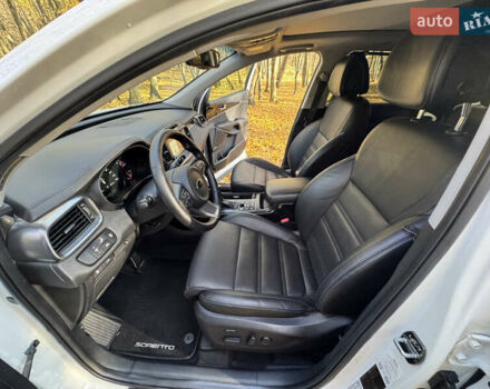 Белый Киа Соренто, объемом двигателя 2.2 л и пробегом 183 тыс. км за 23600 $, фото 38 на Automoto.ua