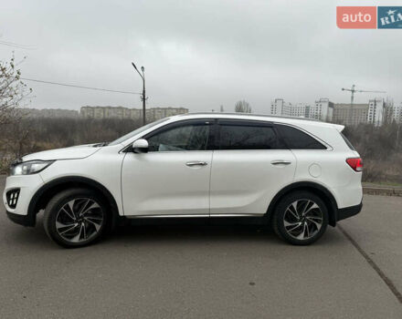 Білий Кіа Соренто, об'ємом двигуна 2 л та пробігом 246 тис. км за 18500 $, фото 1 на Automoto.ua