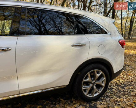 Белый Киа Соренто, объемом двигателя 2.2 л и пробегом 183 тыс. км за 23600 $, фото 5 на Automoto.ua