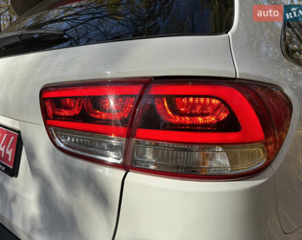 Белый Киа Соренто, объемом двигателя 2.2 л и пробегом 183 тыс. км за 23600 $, фото 12 на Automoto.ua