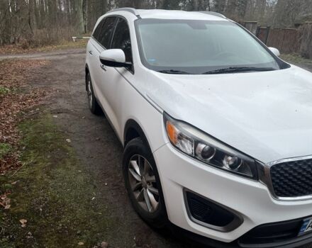 Белый Киа Соренто, объемом двигателя 2.4 л и пробегом 152 тыс. км за 14428 $, фото 2 на Automoto.ua